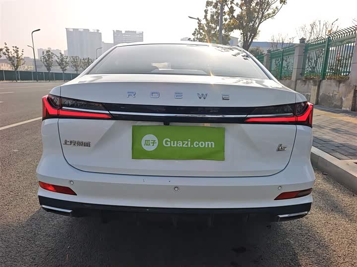 Фото 6 - Roewe i5