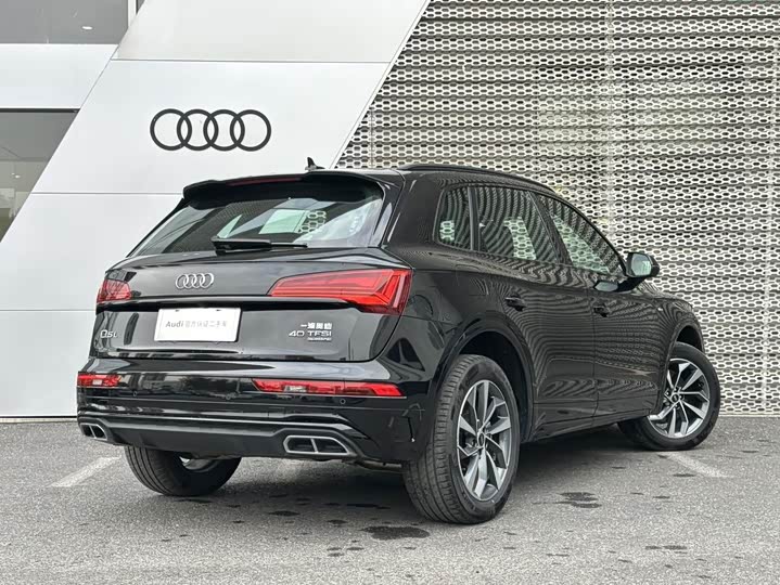 Фото 4 - Audi Q5L