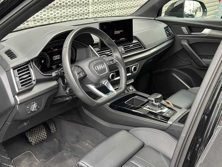 Фото 9 - Audi Q5L