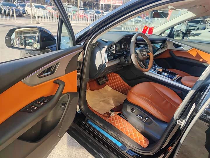 Фото 4 - Audi Q7