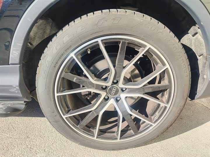 Фото 7 - Audi Q7