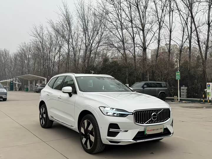 Фото 3 - Volvo XC60 Hybrid