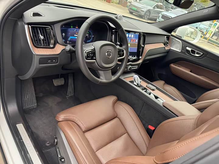 Фото 7 - Volvo XC60 Hybrid