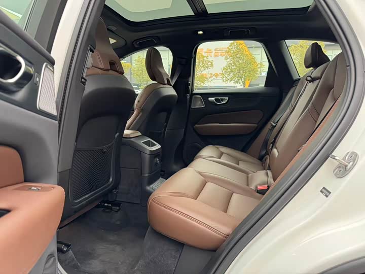 Фото 8 - Volvo XC60 Hybrid