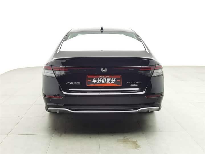 Фото 4 - Honda Accord