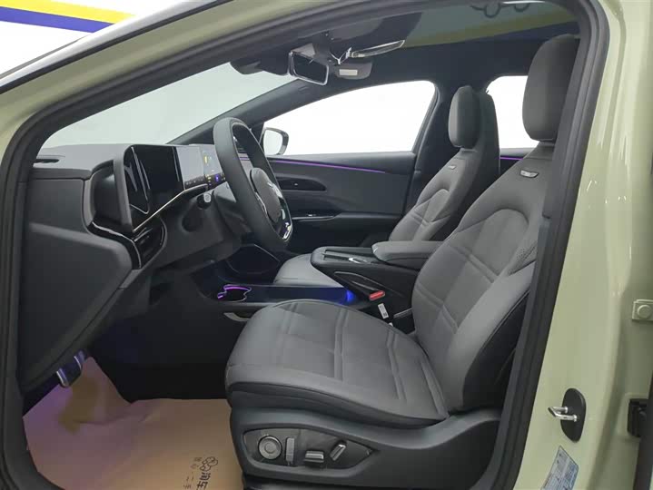 Фото 9 - Hongqi EH7