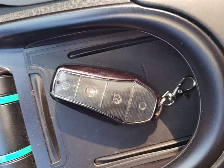 Фото 9 - BYD Dolphin