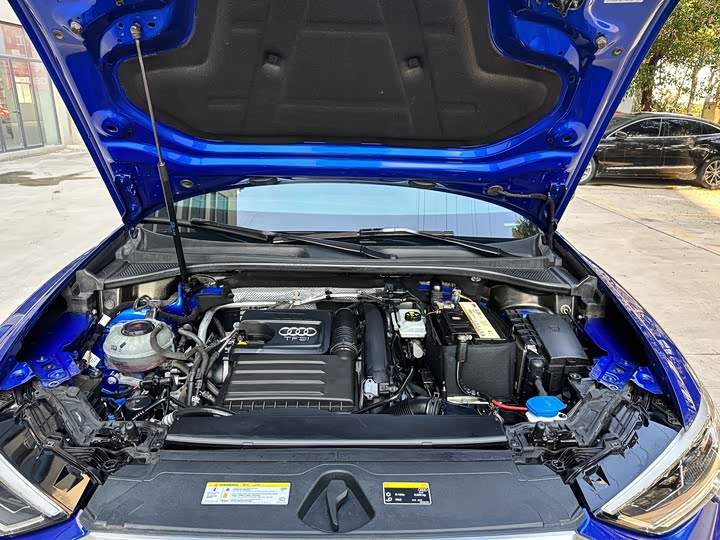 Фото 8 - Audi Q3