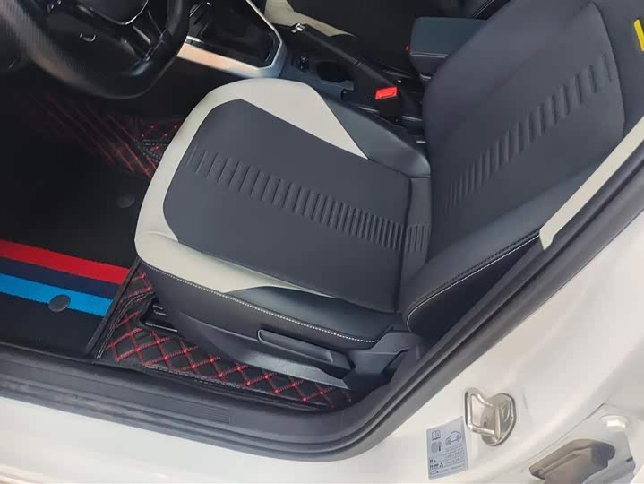 Фото 9 - Volkswagen Polo