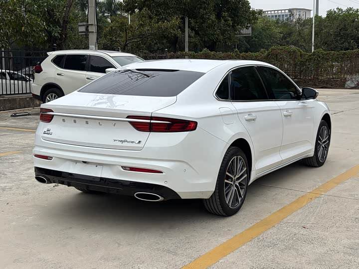 Фото 5 - Geely Preface