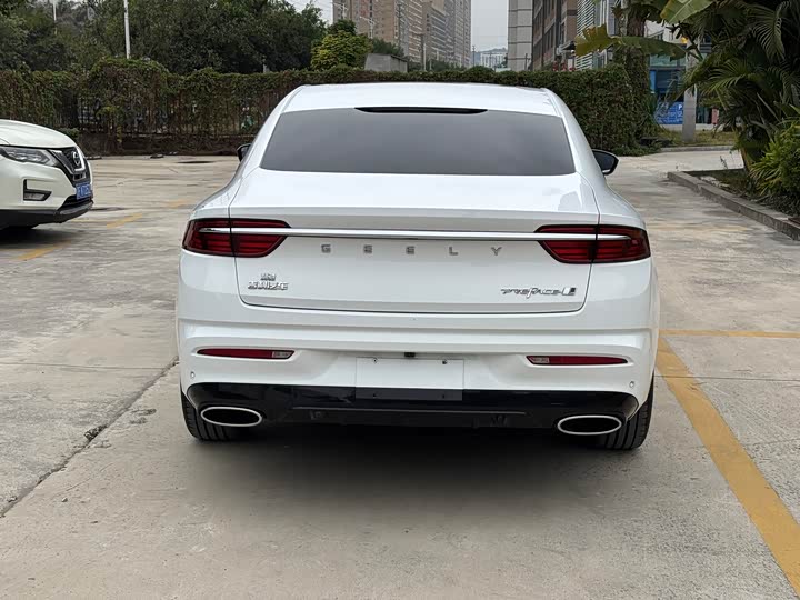 Фото 6 - Geely Preface