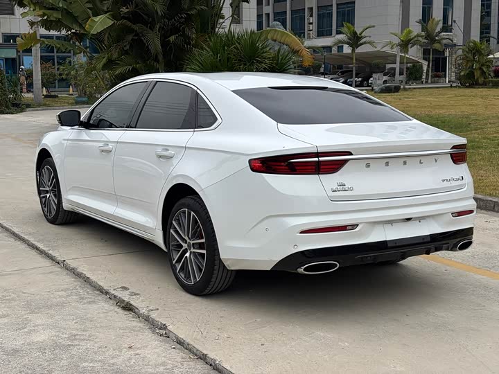 Фото 7 - Geely Preface