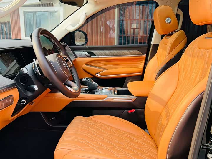 Фото 5 - Tank 500 Hybrid