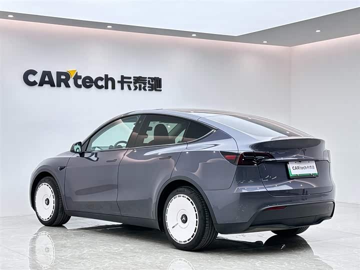 Фото 3 - Tesla Model Y