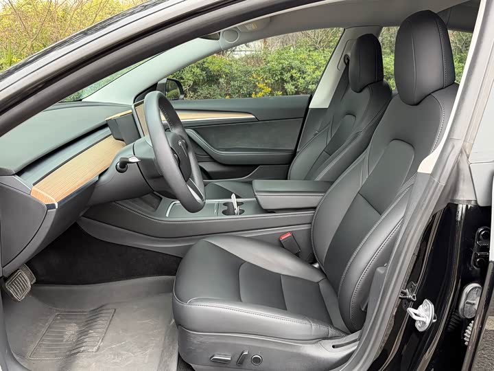 Фото 8 - Tesla Model 3