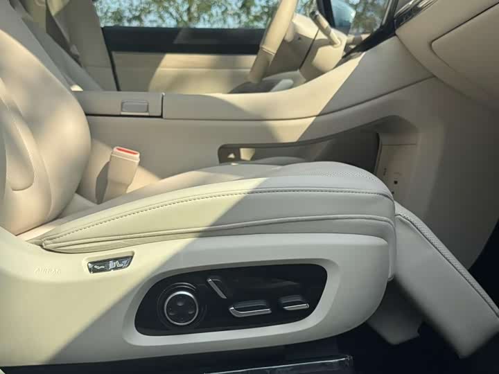 Фото 6 - Luxeed R7