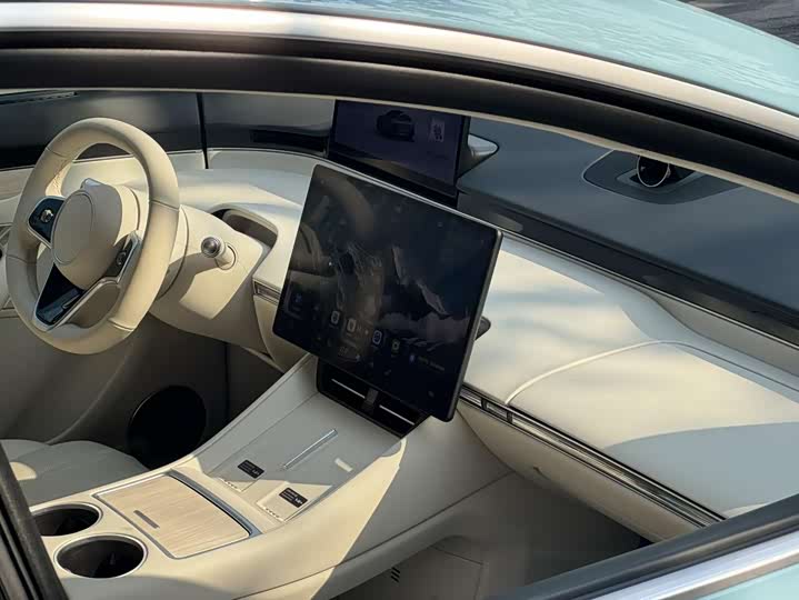 Фото 8 - Luxeed R7