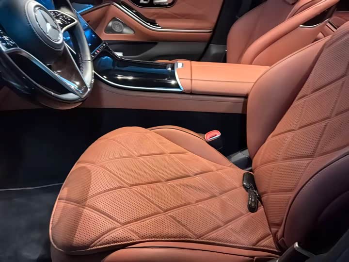 Фото 4 - Mercedes-Benz Maybach S-Class