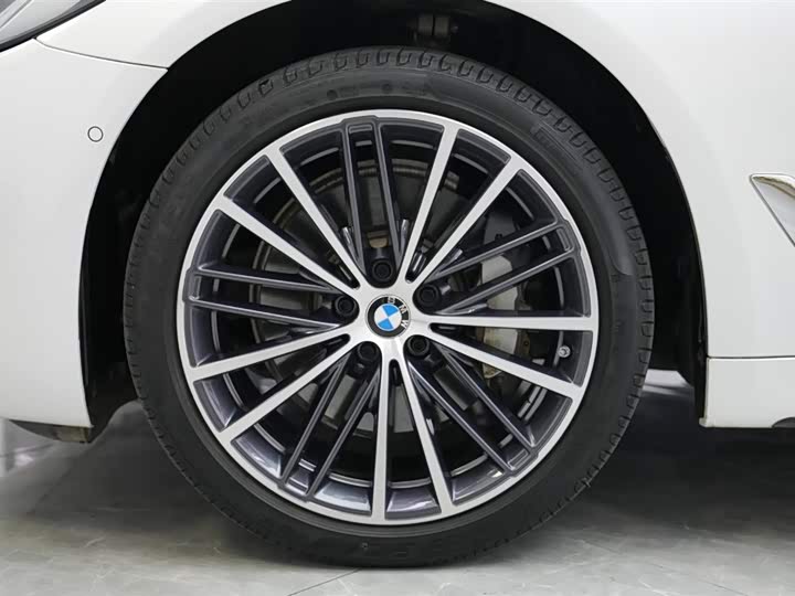 Фото 4 - BMW 5 Series