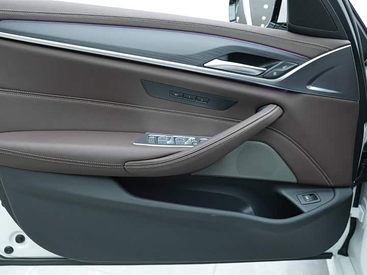 Фото 7 - BMW 5 Series