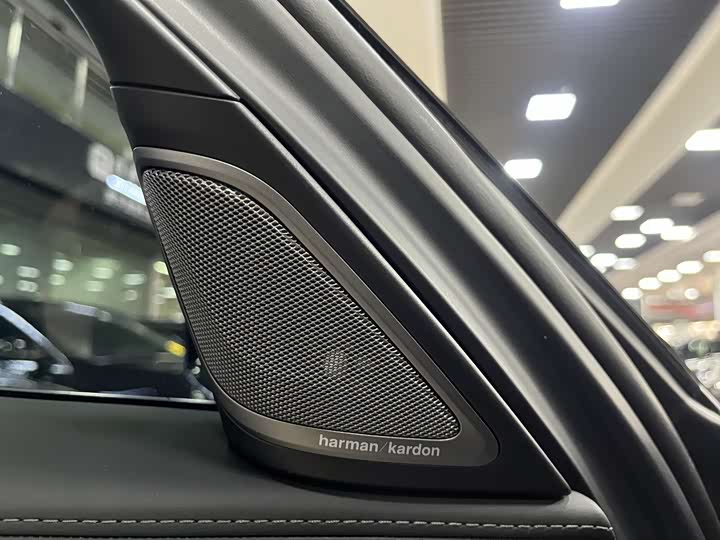 Фото 5 - BMW 7 Series