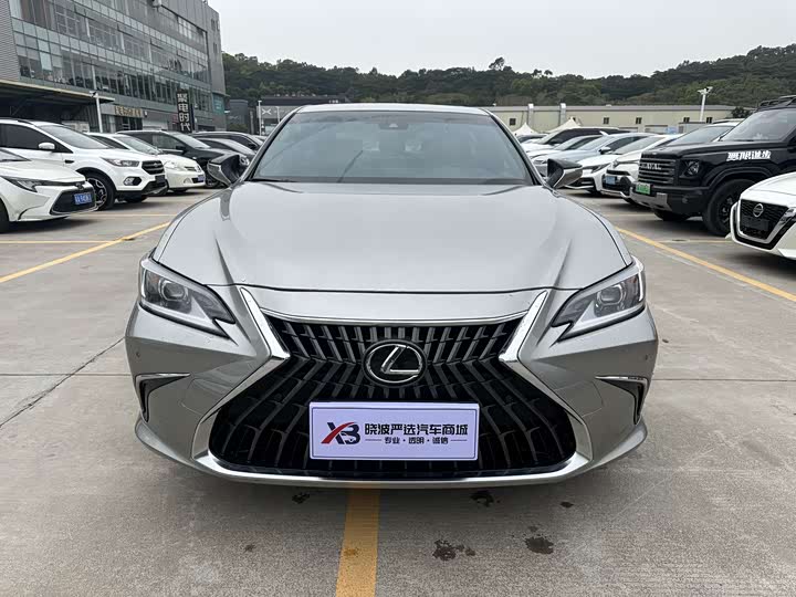 Фото 3 - Lexus ES