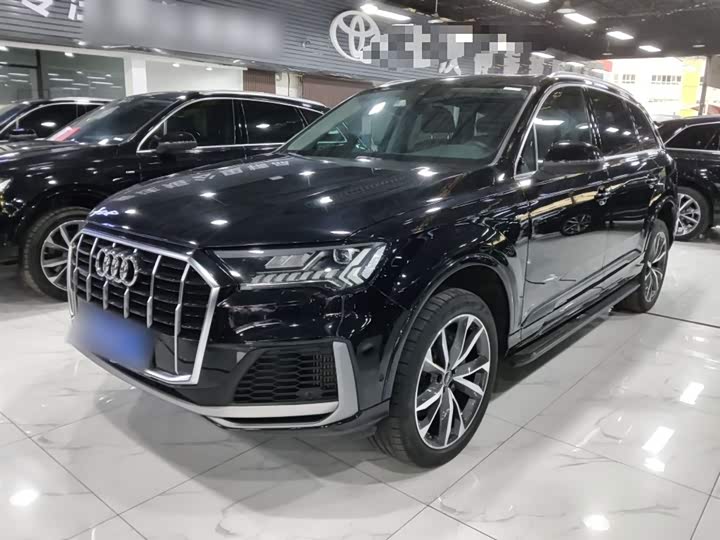 Фото 2 - Audi Q7