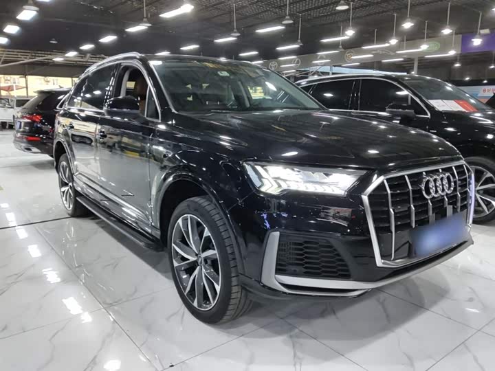 Фото 4 - Audi Q7