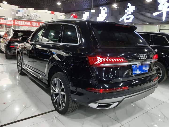 Фото 5 - Audi Q7