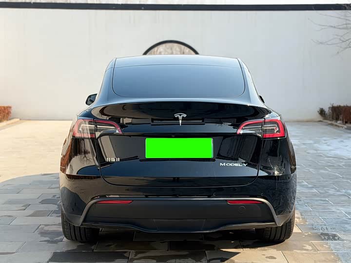 Фото 9 - Tesla Model Y