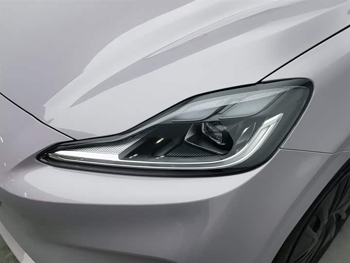 Фото 7 - MG Motor 4 EV