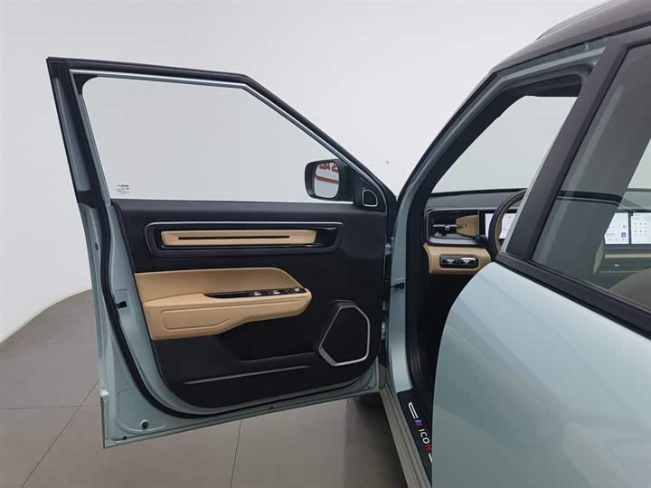 Фото 8 - Geely Icon