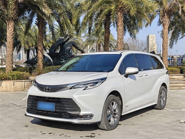 Фото 2 - Toyota Sienna