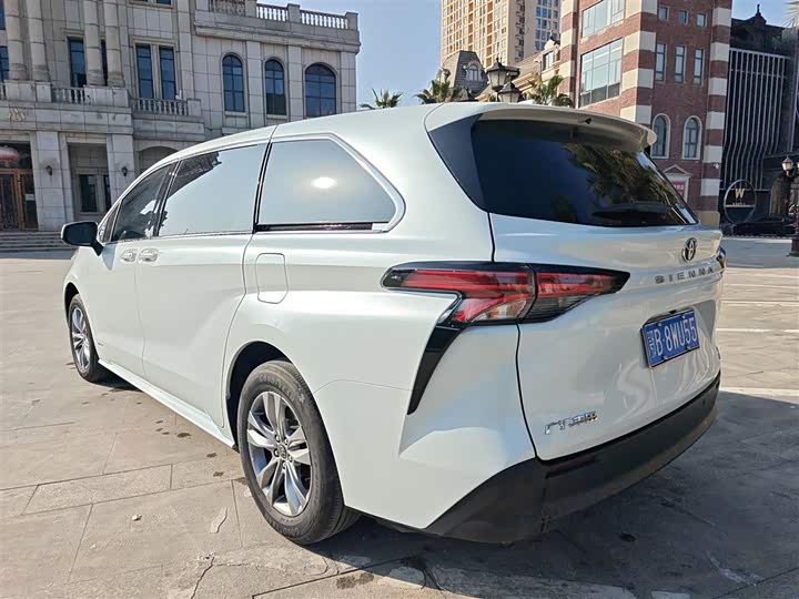 Фото 5 - Toyota Sienna