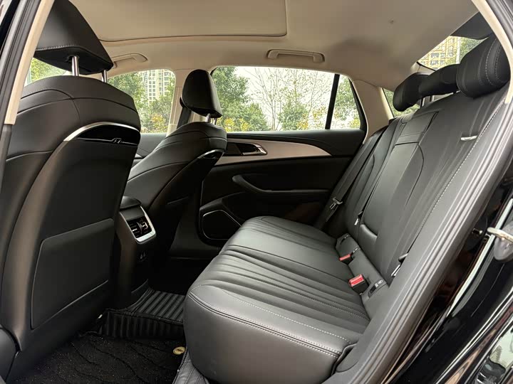 Фото 5 - Hongqi H5