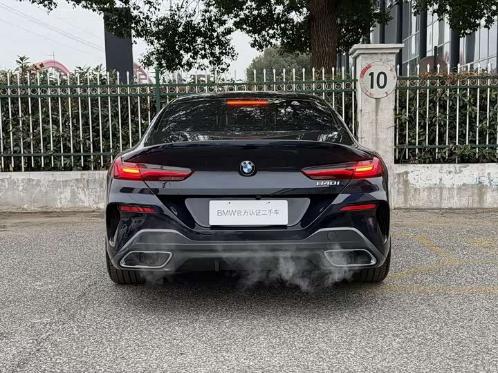 Фото 5 - BMW 8 Series