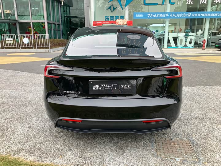 Фото 5 - Tesla Model 3