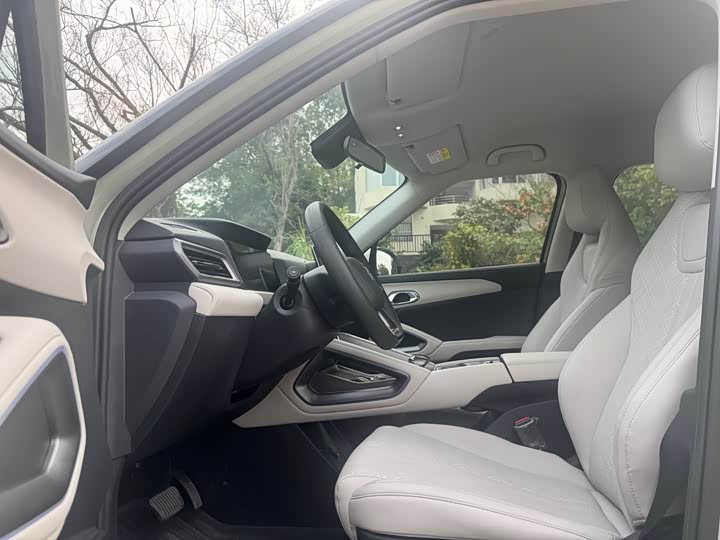 Фото 9 - BYD Yuan Up