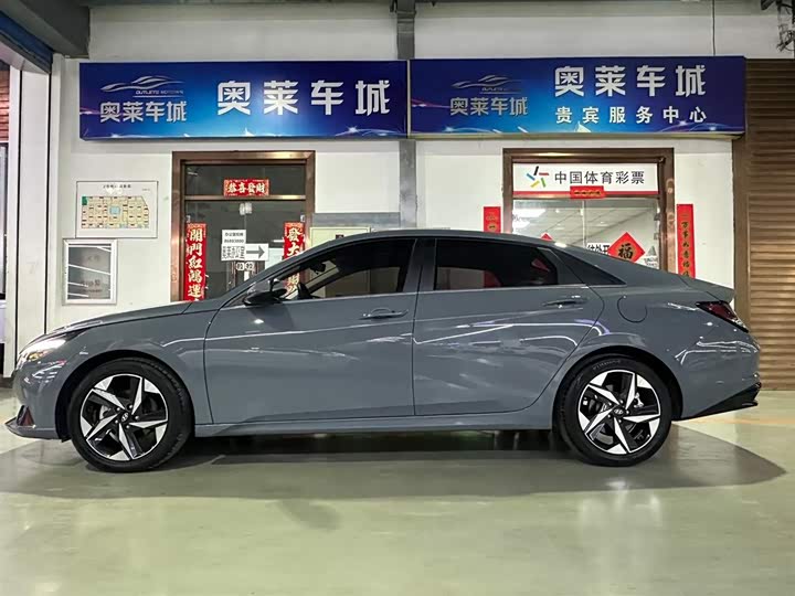 Фото 2 - Hyundai Elantra N line
