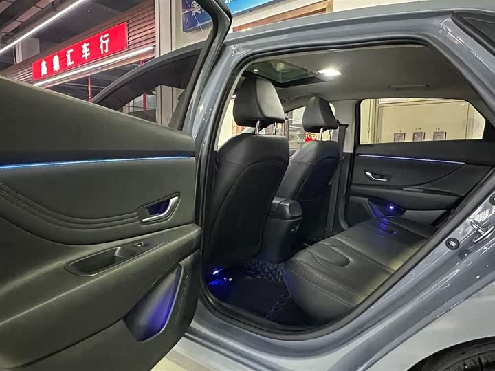 Фото 5 - Hyundai Elantra N line