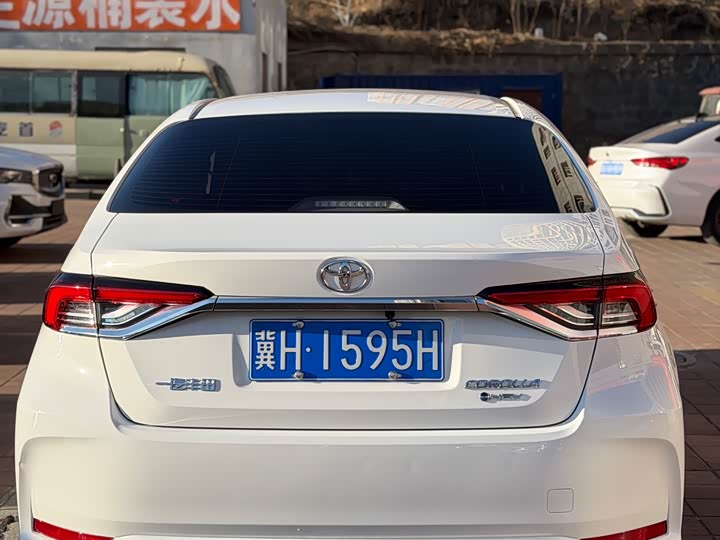 Фото 6 - Toyota Corolla