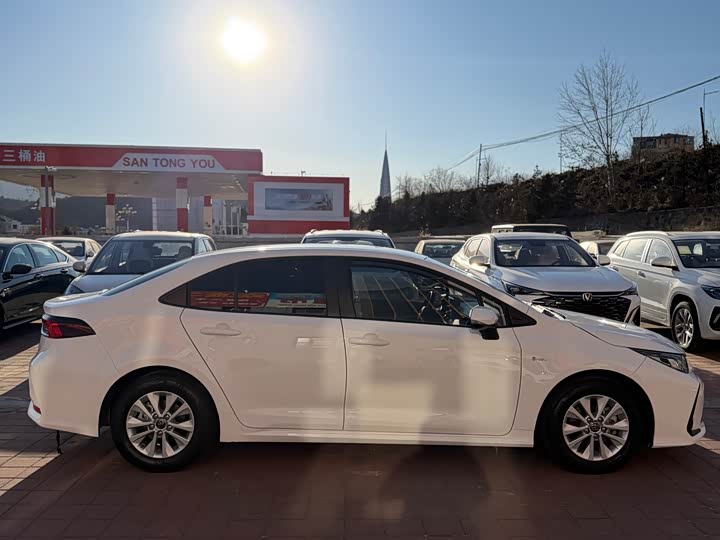 Фото 7 - Toyota Corolla