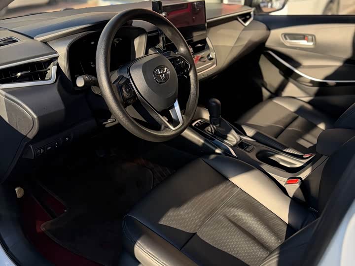 Фото 8 - Toyota Corolla