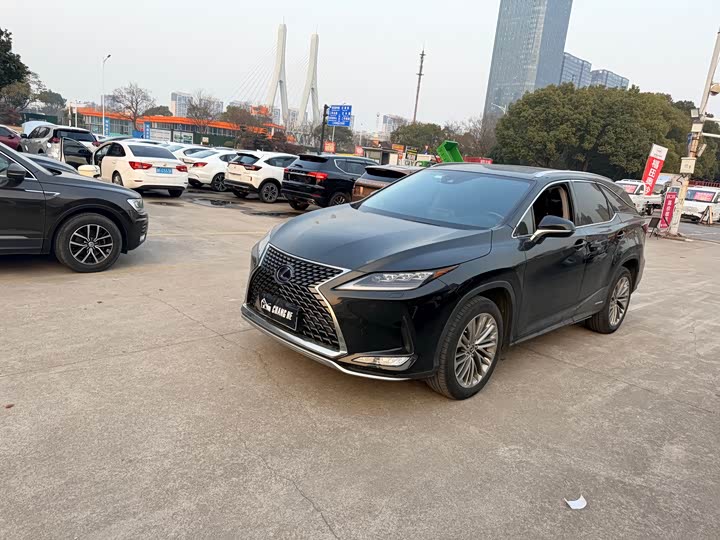 Фото 1 - Lexus RX