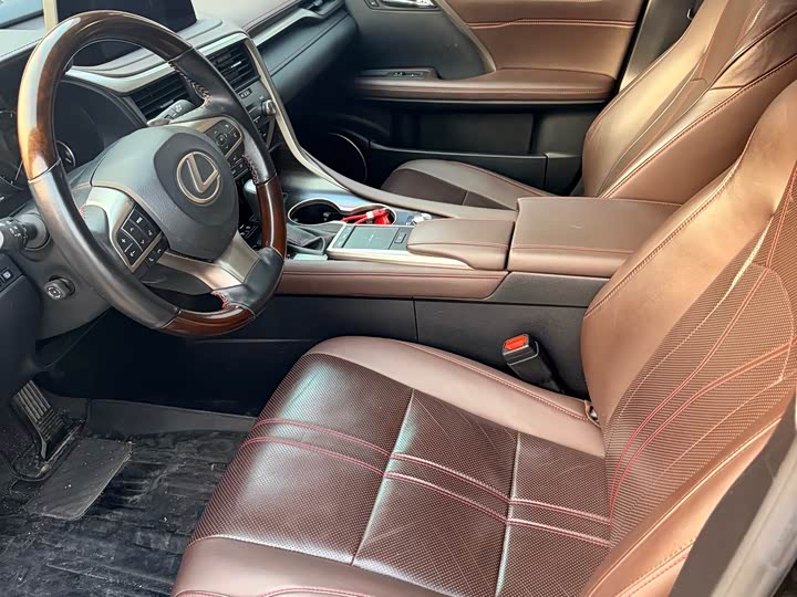 Фото 5 - Lexus RX