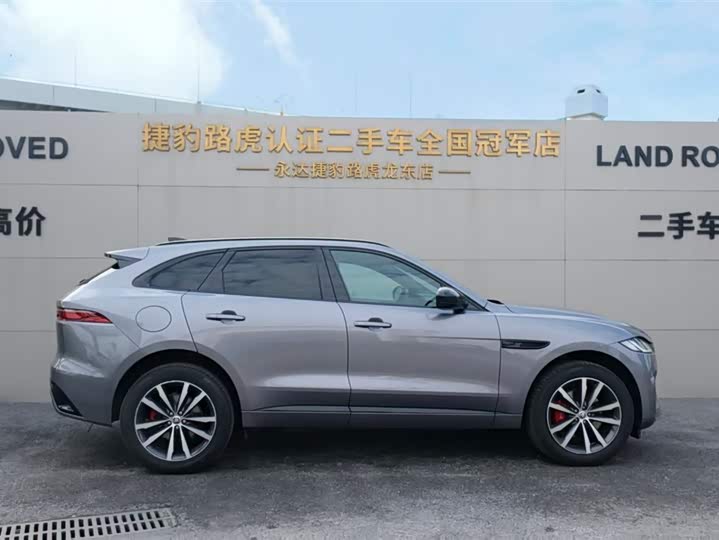 Фото 9 - Jaguar F-Pace
