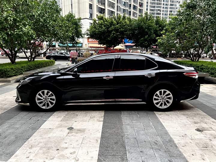 Фото 7 - Toyota Camry