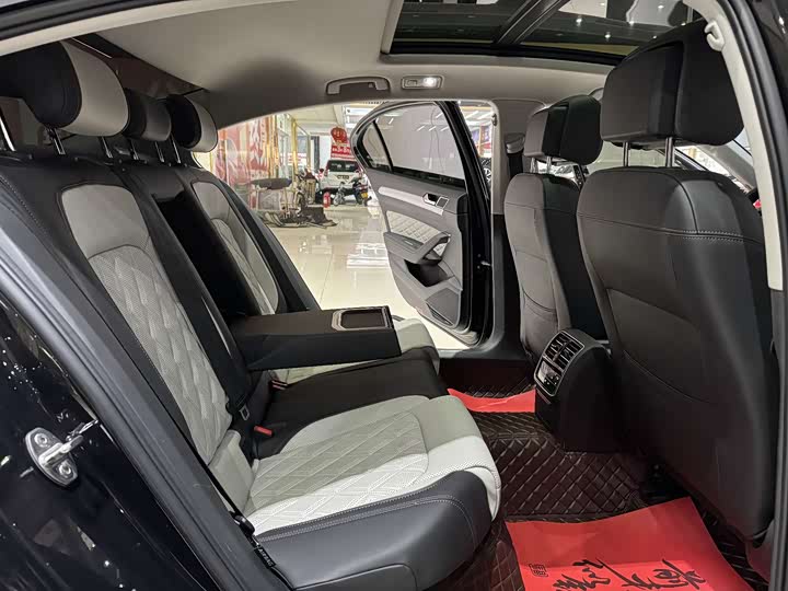 Фото 8 - Volkswagen Magotan