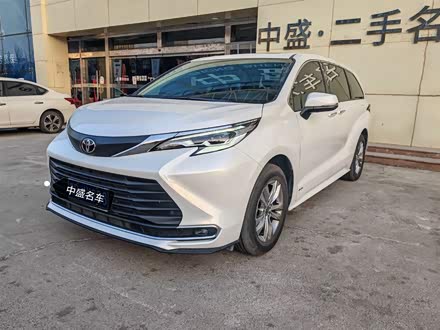Фото 1 - Toyota Sienna