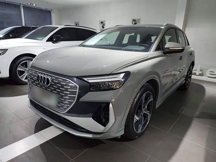 Фото 2 - Audi Q4 e-tron